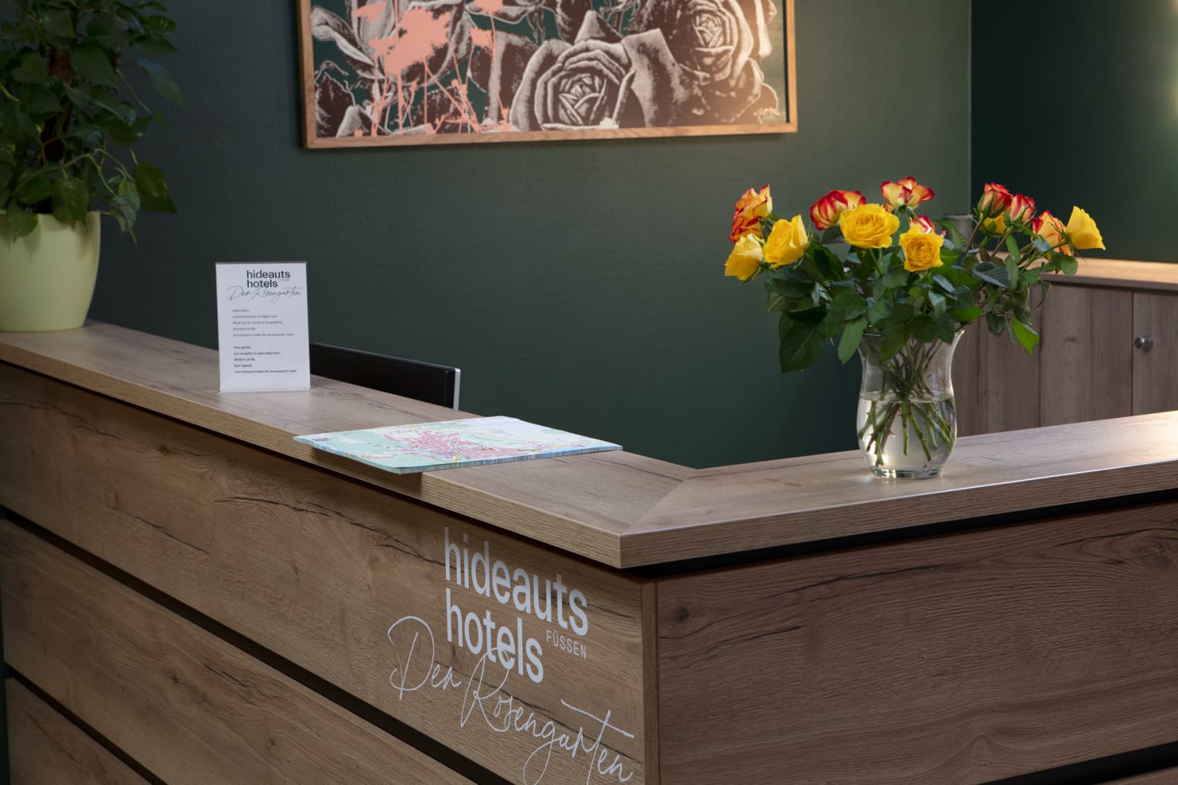 View of the reception at the entrance to the hideauts hotel Der Rosengarten