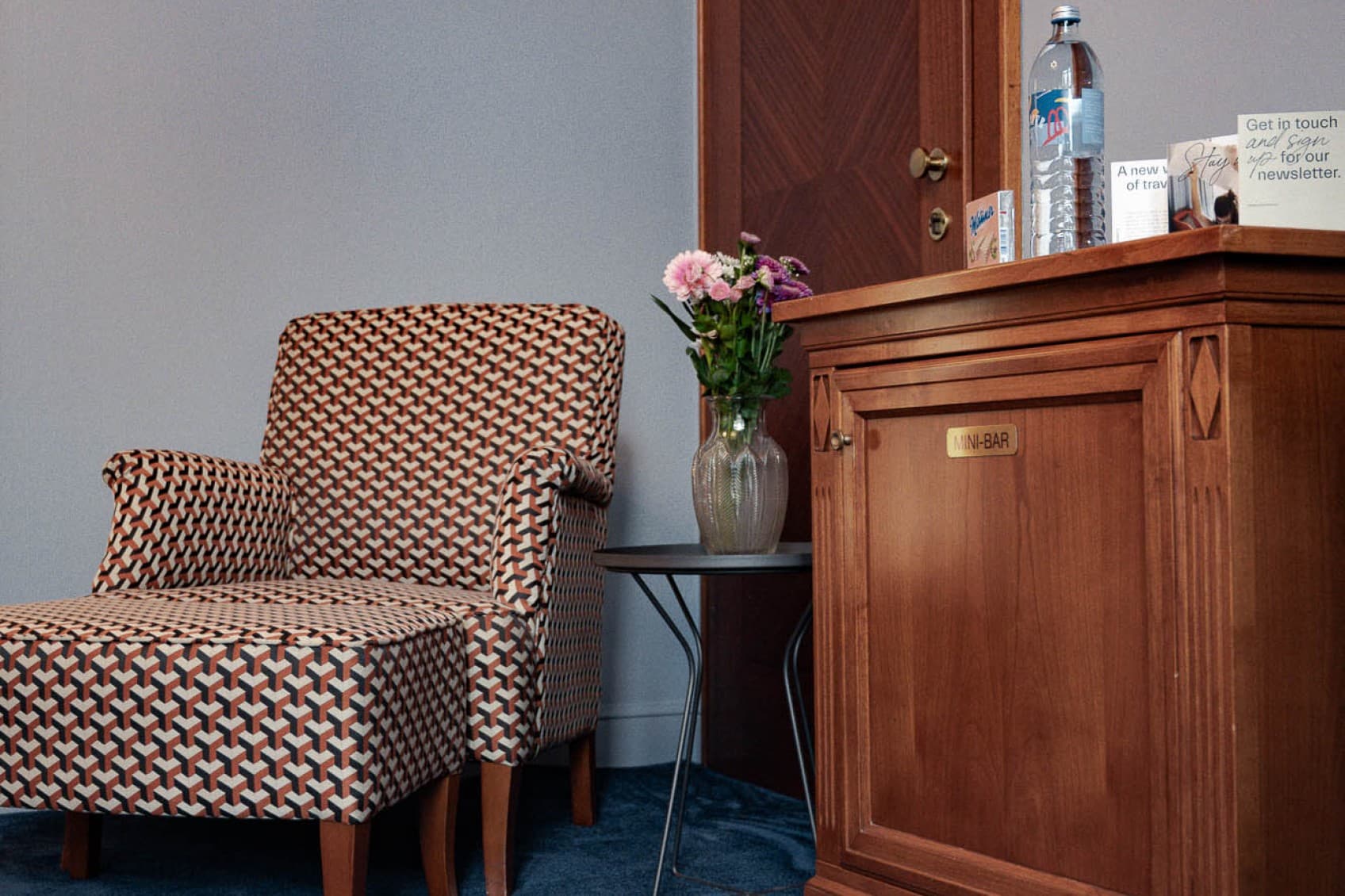 The theme of the 20s century design and the originality of the villa are shown in each room.