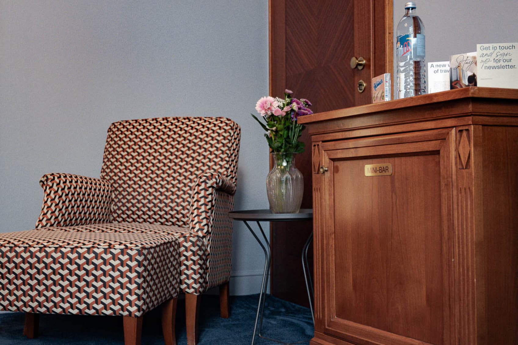 The theme of the 20s century design and the originality of the villa are shown in each room.