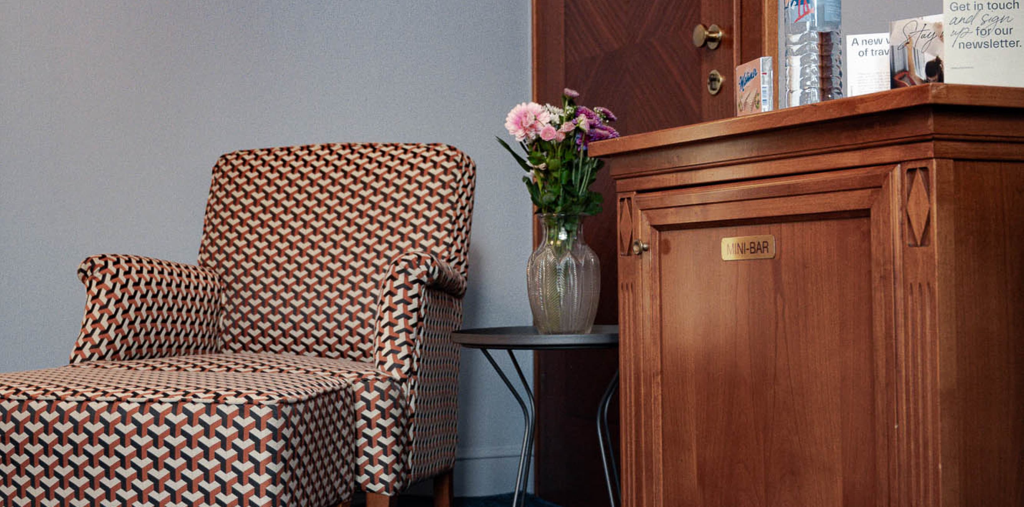 The theme of the 20s century design and the originality of the villa are shown in each room.